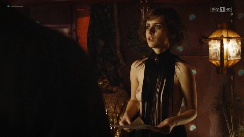 Liv Lisa Fries, Hannah Herzsprung, Leonie Benesch - Fucking Scenes in Babylon Berlin s02e01-02 (2017)