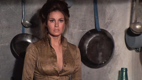 Raquel Welch - Fucking Scenes in Hannie Caulder (1972)