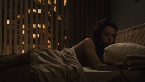 Anne Hathaway - Fucking Scenes in Passengers (2008)