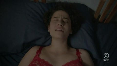 Ilana Glazer - Fucking Scenes in Broad City s01e06 (2014)