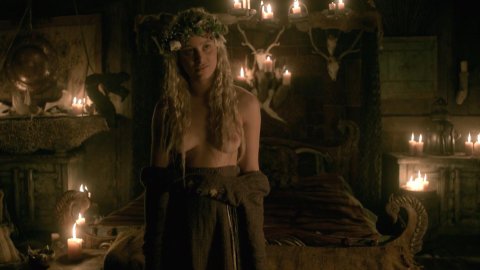 Ida Nielsen, Josefin Asplund - Fucking Scenes in Vikings s04e18 (2017)